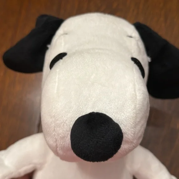 3 piece lot Peanuts plush for 1 money! The 2 larger are Kohl’s. 3rd is Hallmark! - Picture 3 of 12